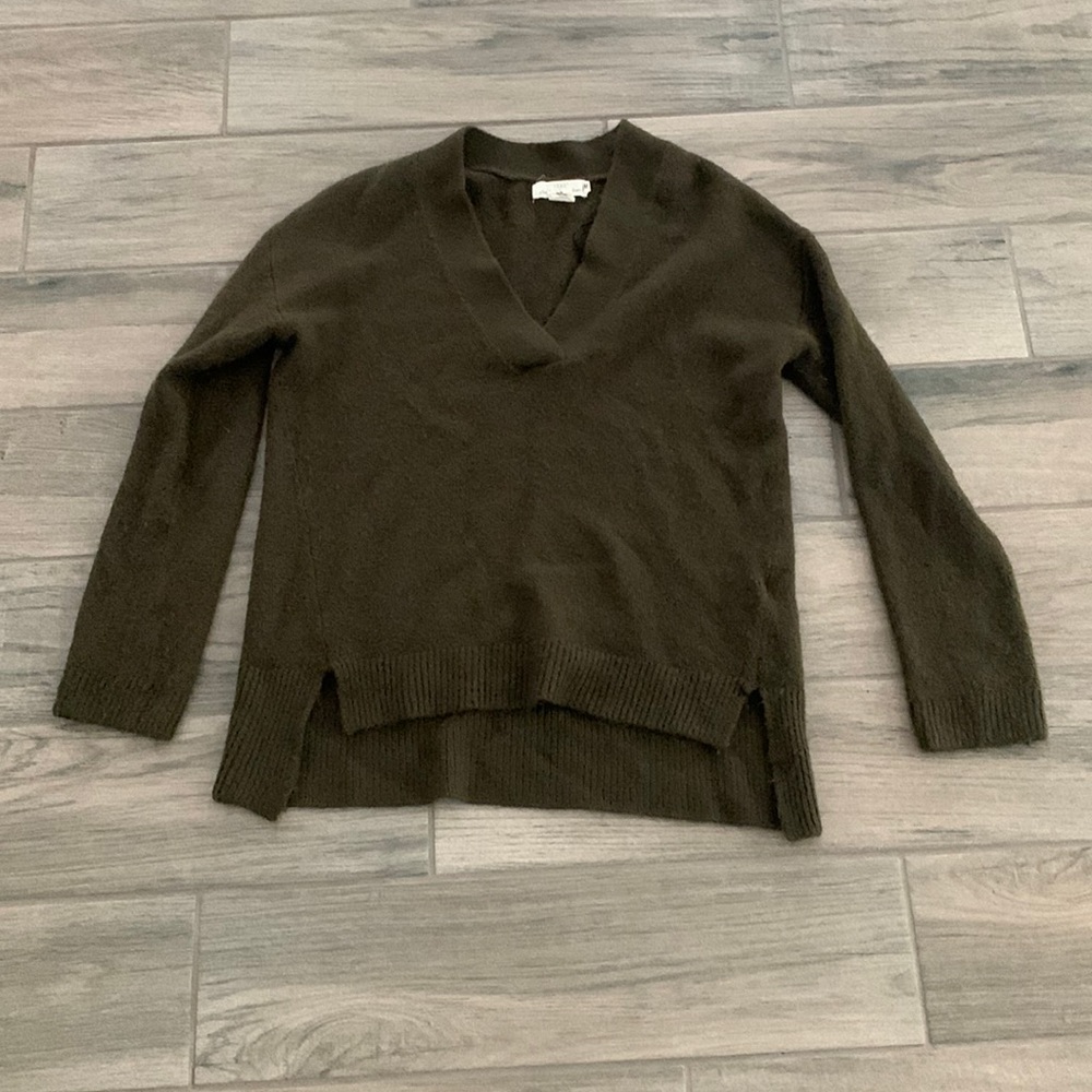 Label of graded goods brown v neck sweater